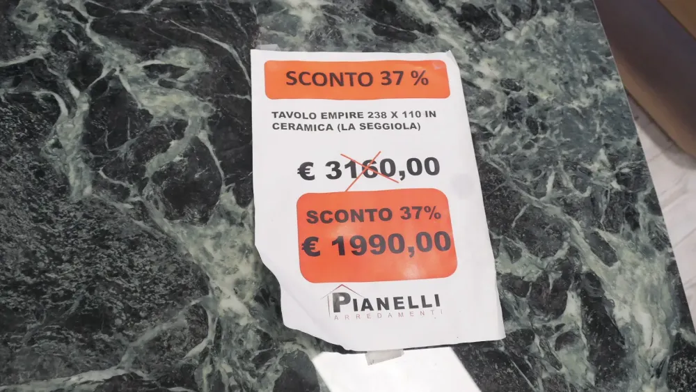 Tavolo in ceramica ovale Empire in offerta outlet^La Seggiola Outlet