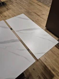 Tavolo in ceramica rettangolare Bilbao in offerta outlet^Artigianale Sale