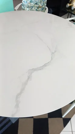 Tavolo in ceramica rotondo Glossy xxl in offerta outlet^Kartell Best