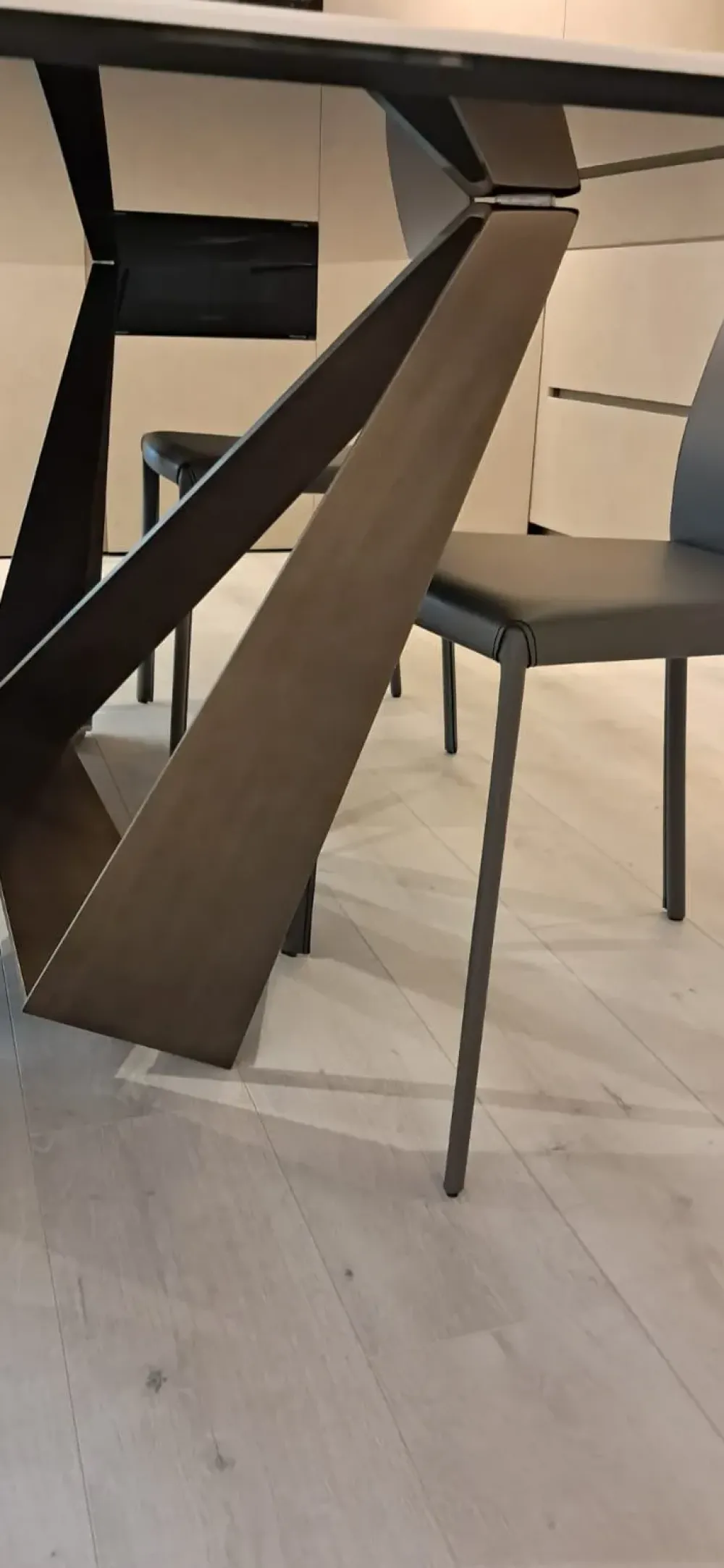 Cattelan Italia Tavolo in ceramica sagomato Skorpio in offerta outlet- Tavoli
