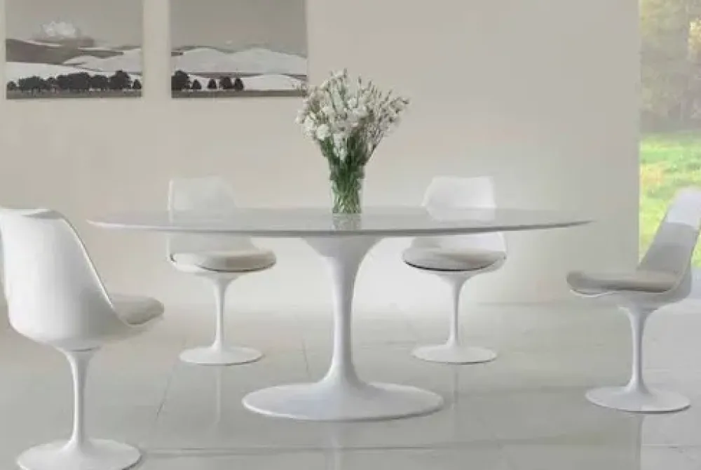 Tavolo in laccato ellittico Saarinen laccato bianco in offerta outlet^Sigerico Best