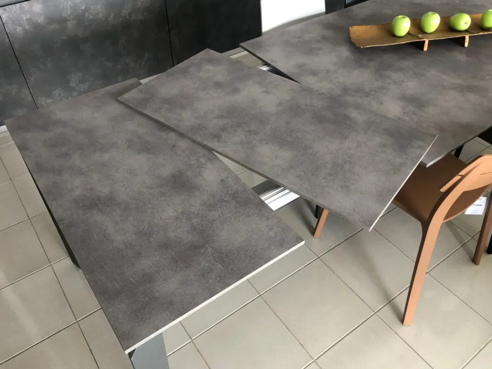 Clearance Tavolo in laminato rettangolare Diagonal in offerta outlet Tavoli