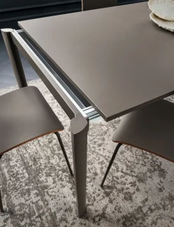 Tavolo in laminato rettangolare Aaron * a prezzo ribassato^La Primavera Clearance