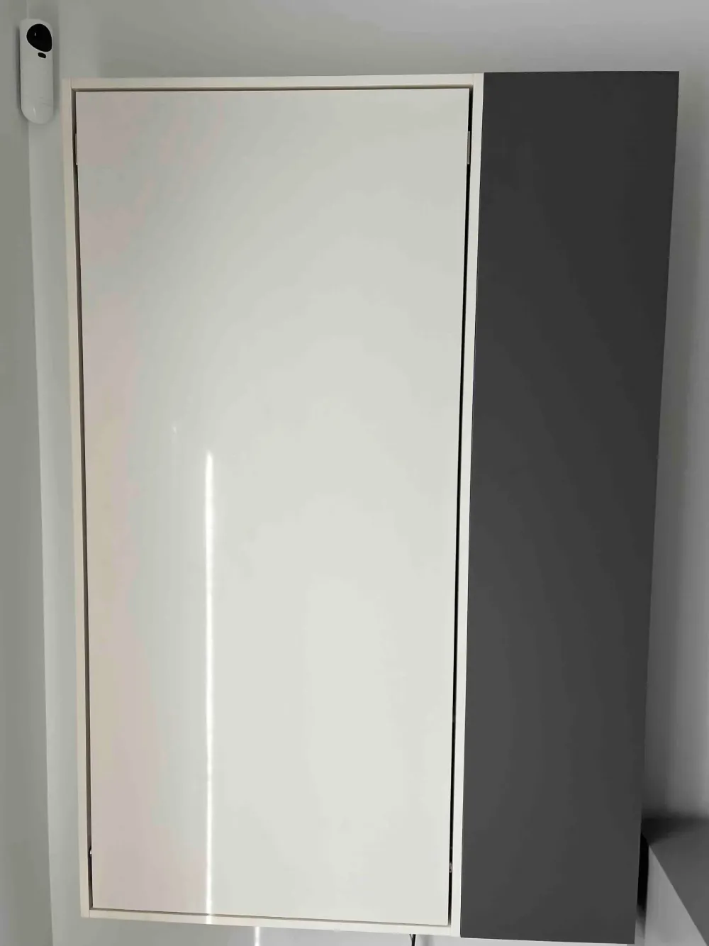 Clearance Tavolo in laminato rettangolare Wally office con libreria laterale a prezzo scontato Tavoli