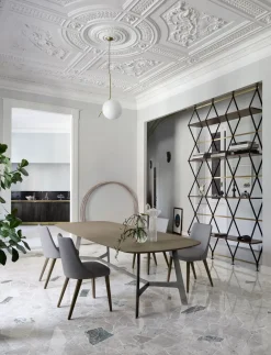 Tavolo in legno ovale Vertigo a prezzo scontato Tavoli