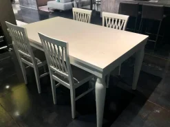 Outlet Tavolo in legno rettangolare Slamet in offerta outlet Tavoli