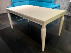 Outlet Tavolo in legno rettangolare Slamet in offerta outlet Tavoli