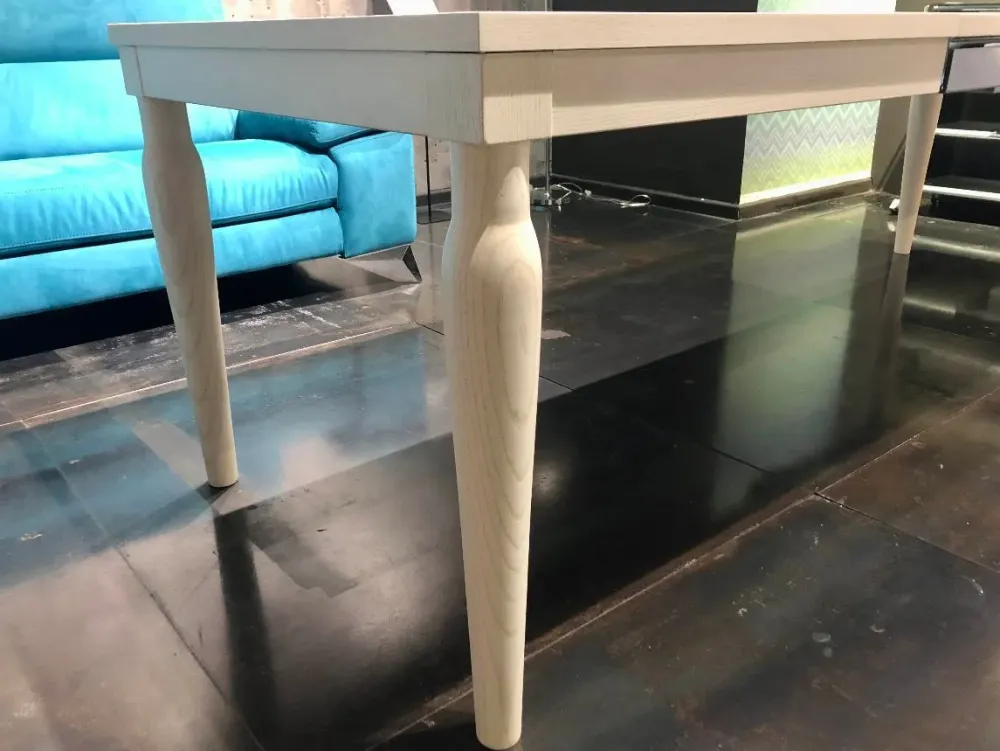 Outlet Tavolo in legno rettangolare Slamet in offerta outlet Tavoli