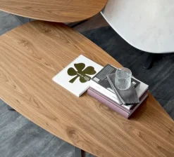 Tavolo in legno sagomato Samba Cattelan a prezzo ribassato^Cattelan Italia Discount