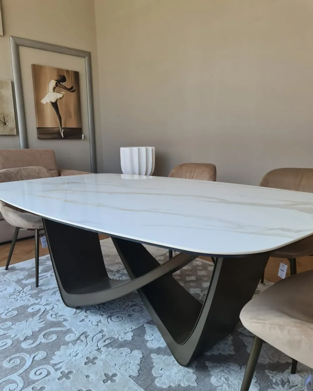 Online Tavolo in marmo sagomato Bach in offerta outlet Tavoli