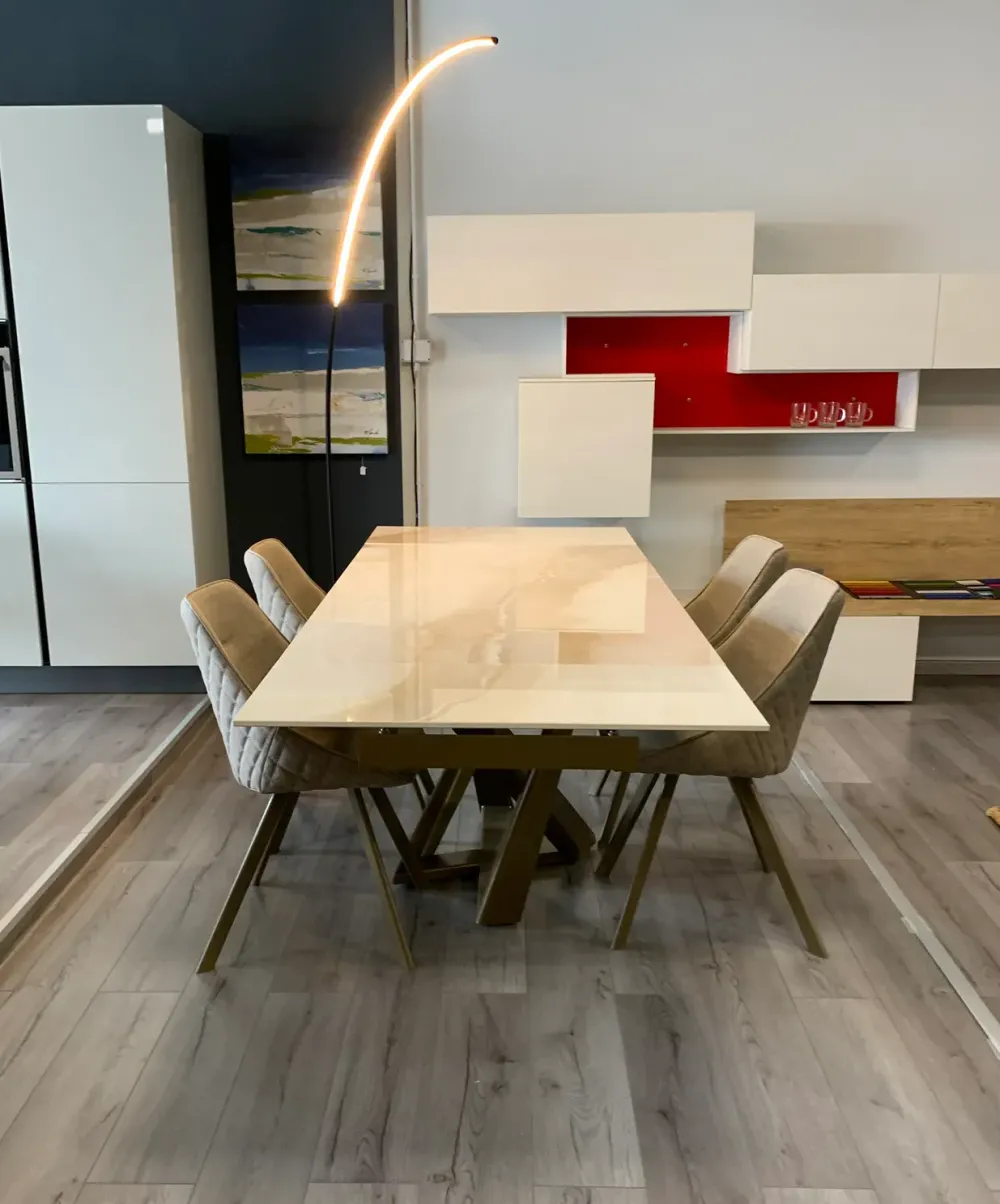 Tavolo in offerta outlet modello Priamo di^Target Point