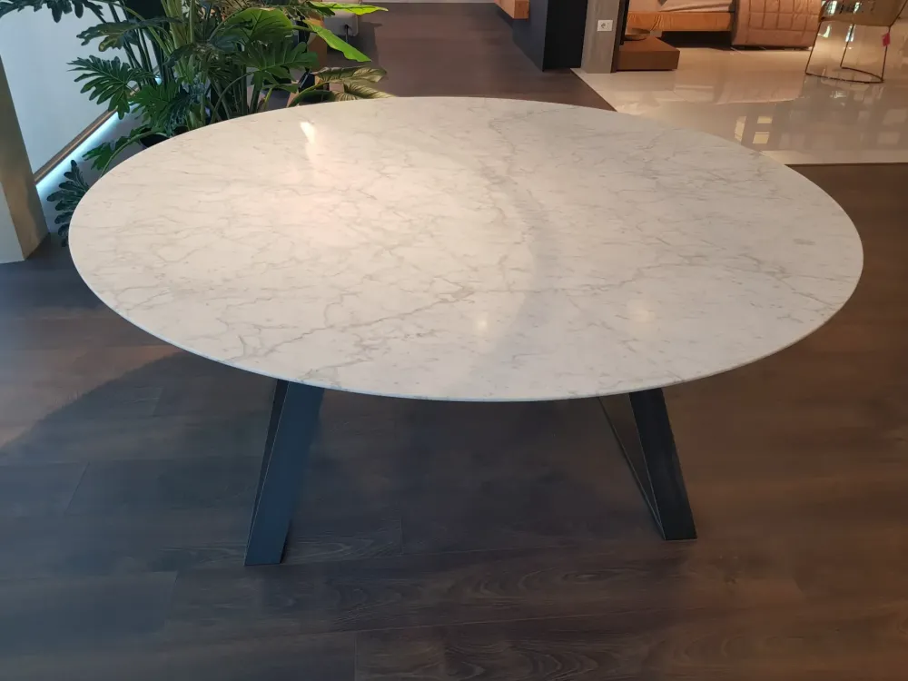 New Tavolo in pietra rotondo Blade a prezzo scontato Tavoli