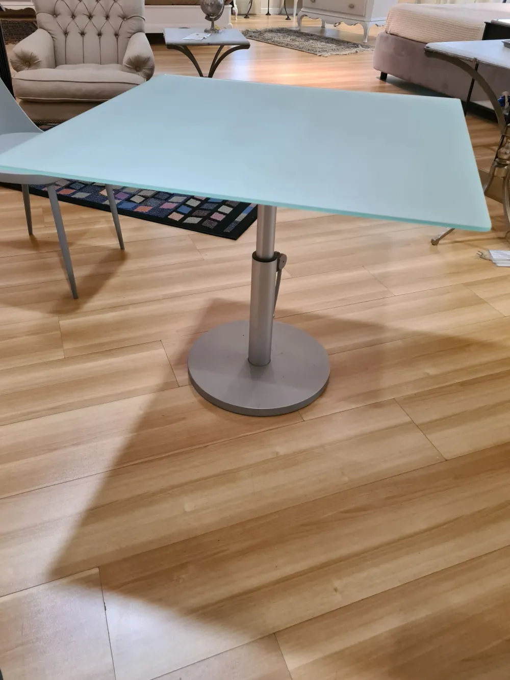 Jesse Tavolo in vetro quadrato Crystal a prezzo ribassato- Tavoli