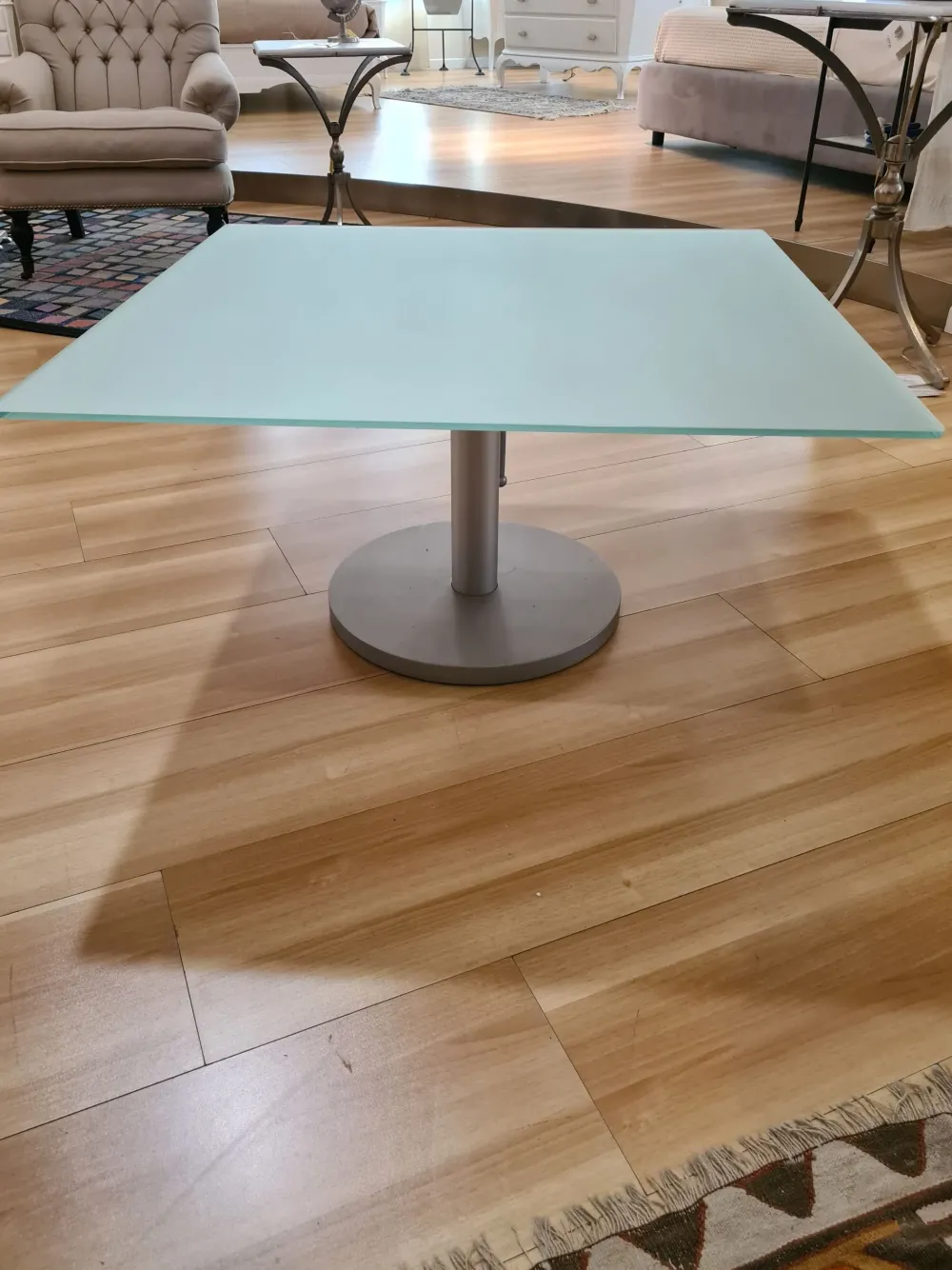 Jesse Tavolo in vetro quadrato Crystal a prezzo ribassato- Tavoli