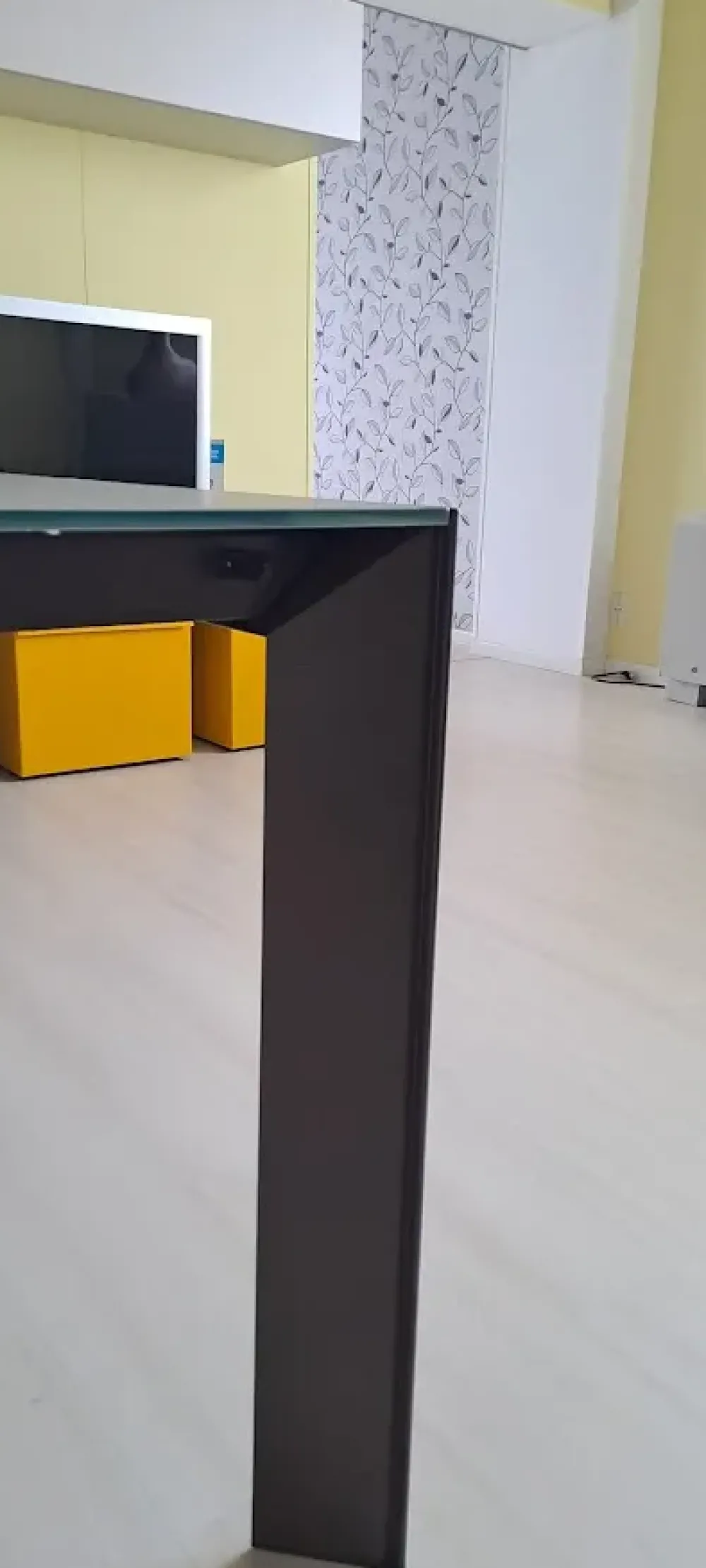 New Tavolo in vetro rettangolare Genio in offerta outlet Tavoli