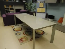 Hot Tavolo in vetro rettangolare Modem a prezzo ribassato Tavoli