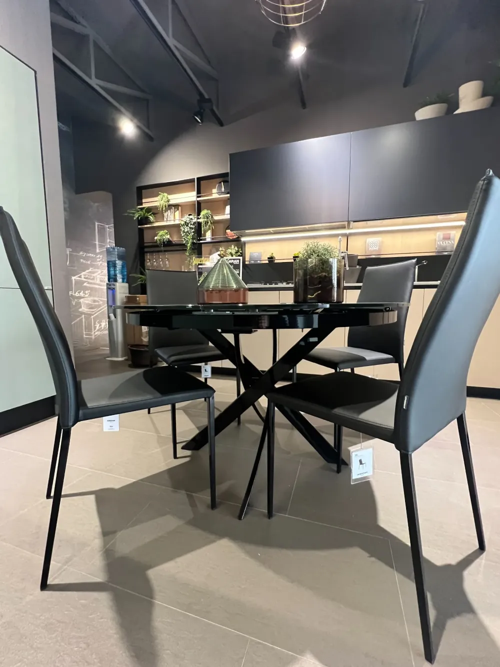 Tavolo in vetro rotondo Barone con vetro velvet antigraffio a prezzo ribassato^Bontempi Hot