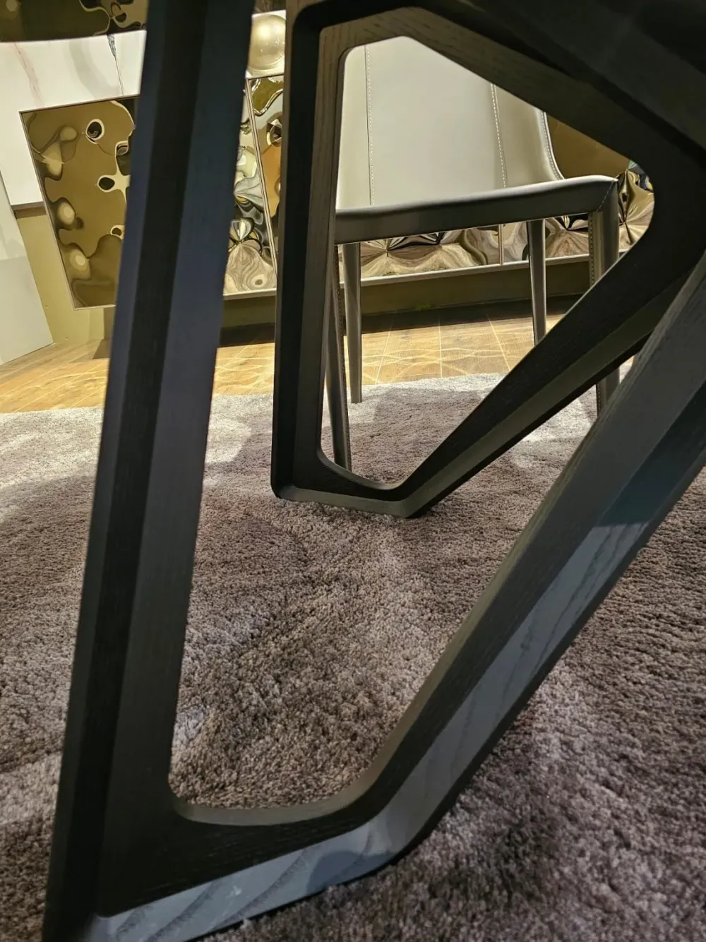 Tavolo in vetro sagomato Papillon a prezzo scontato^Ozzio New