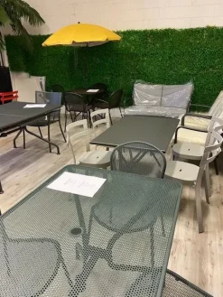 Tavolo modello Cambi per l'esterno a prezzo scontato^Emu Online