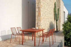 Clearance Tavolo modello Plus4 per l'esterno a prezzo Outlet Tavoli Da Giardino