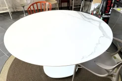 Hot Tavolo Multiplo tondo di scontato del 40% Tavoli