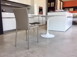 Tavolo ovale in laccato Tulip saarinen - art.e/53/o - allungabile - ovale e rotondo di in Offerta Outlet Tavoli