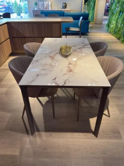 Outlet Tavolo Podio in vetro Allungabile scontato 30% Tavoli