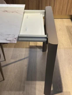 Outlet Tavolo Podio in vetro Allungabile scontato 30% Tavoli