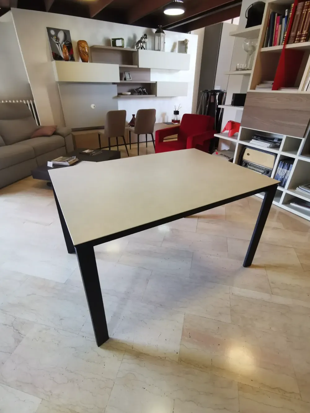 New Tavolo rettangolare Eminence fast di a prezzo riservato Tavoli