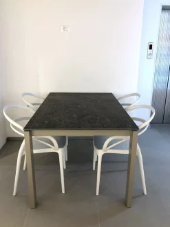 MIDJ Tavolo rettangolare in ceramica Badù/nadir di in Offerta Outlet- Tavoli