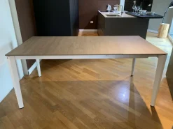 Tavolo rettangolare in legno Pentagon di in Offerta Outlet Tavoli