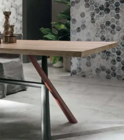 Tomasella Tavolo rettangolare in legno Tudor di in Offerta Outlet- Tavoli