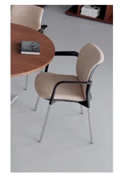 Hot Tavolo riunione in legno Derby con 6 sedie   a prezzi convenienti Arredo Ufficio