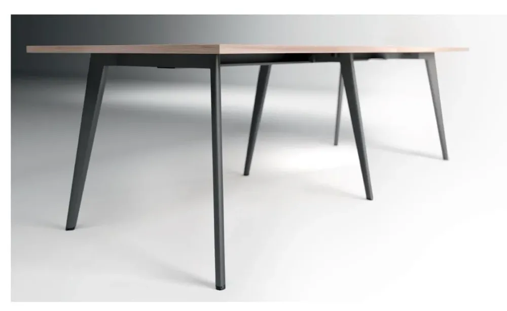 Tavolo riunione in legno Rhea con 6 sedie a prezzi convenienti^Flycom Online