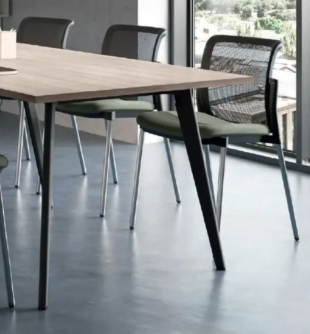 Tavolo riunione in legno Rhea con 6 sedie a prezzi convenienti^Flycom Online