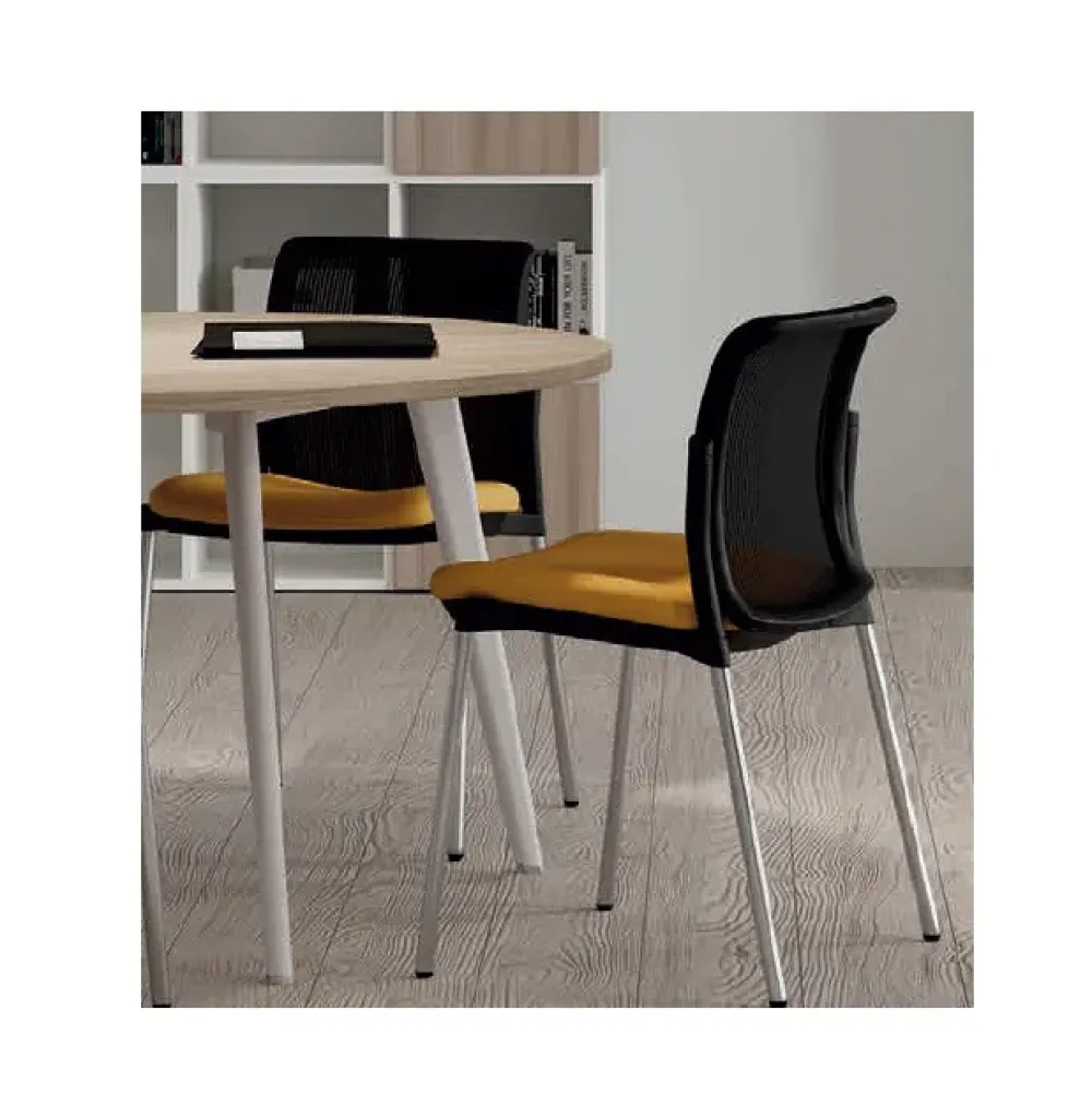 Tavolo riunione Rhea tondo con 4 sedie in legno in Offerta Outlet^Flycom Hot