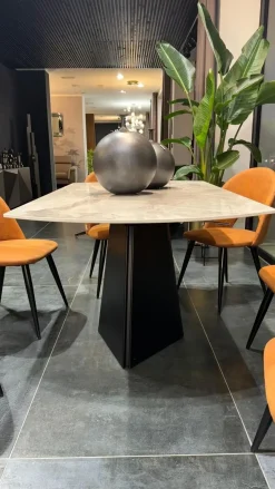 Tavolo rotondo in ceramica Tay di in Offerta Outlet^Target Point New