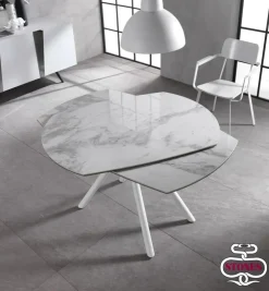 Tavolo sagomato a quattro gambe Kyoto four scontato^Stones Discount