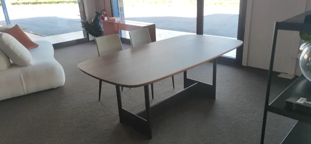 Online Tavolo sagomato in legno Canvas table di in Offerta Outlet Tavoli