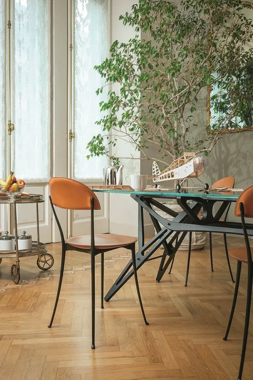 Zanotta Tavolo sagomato Reale cm scontato del 0%- Tavoli