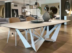 Sale Tavolo sagomato Skorpio scontato del 20% Tavoli