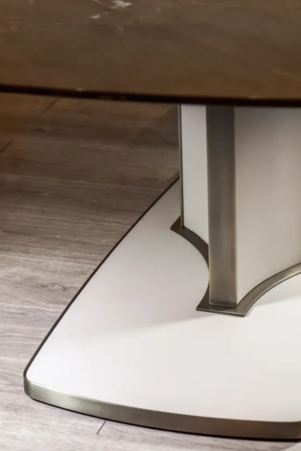 Cantori Tavolo sagomato Voyage di a prezzo riservato- Tavoli