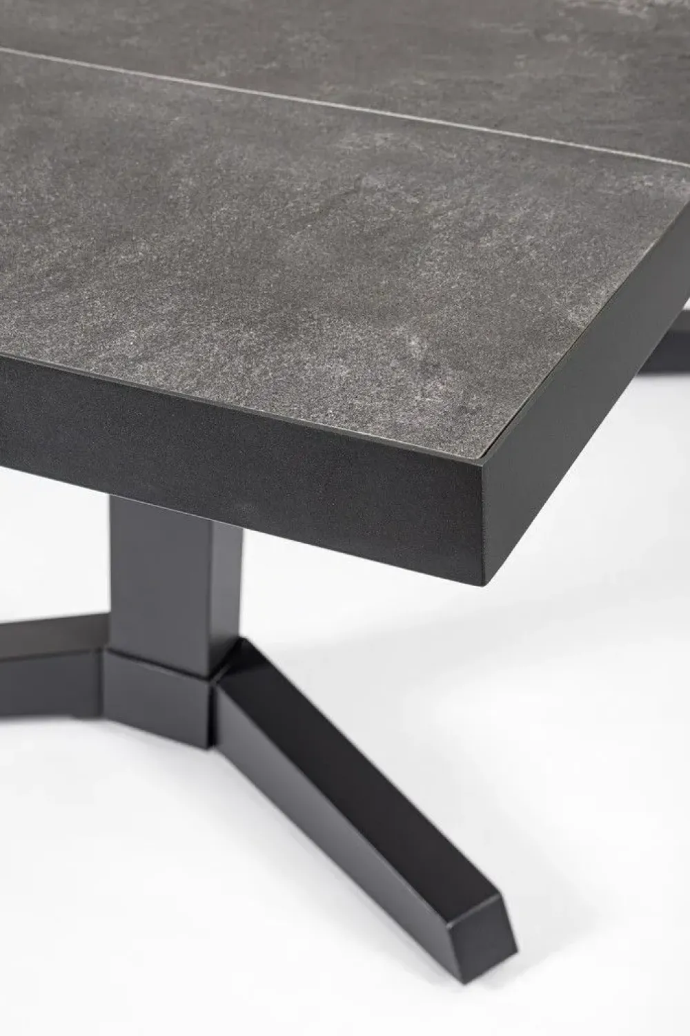 New Tavolo scontato per l'esterno Robert Tavoli Da Giardino