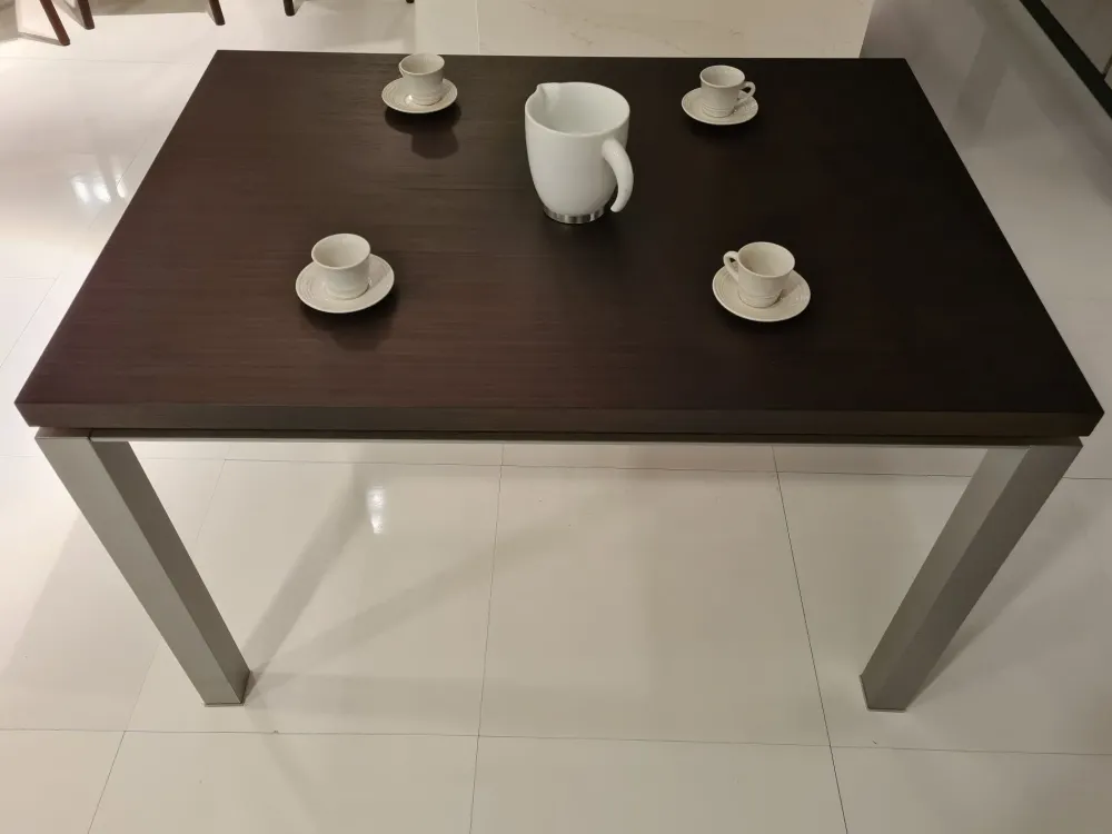 Hot Tavolo Steel a prezzo ribassato Tavoli