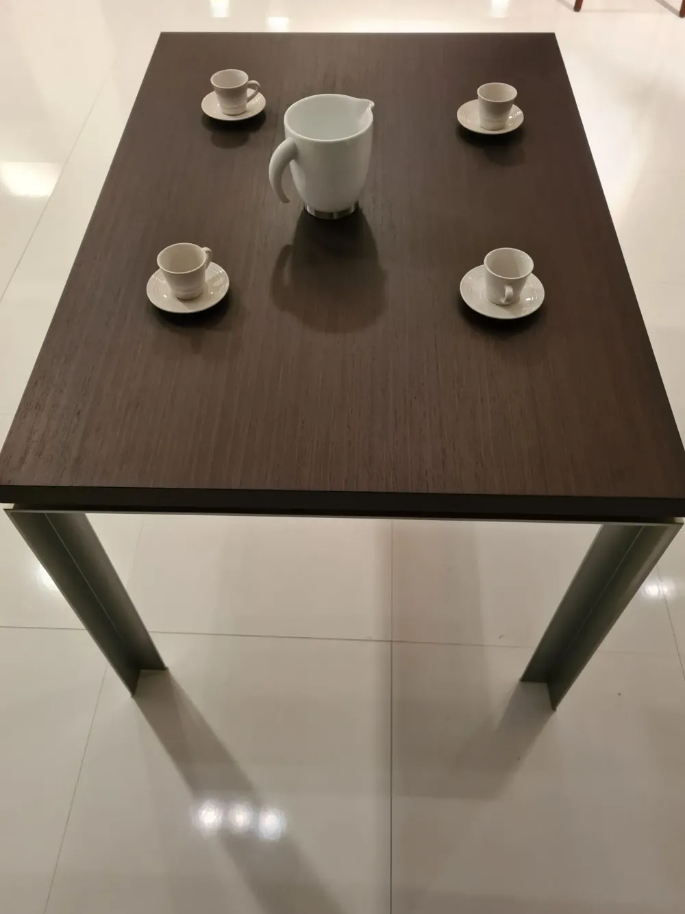 Hot Tavolo Steel a prezzo ribassato Tavoli