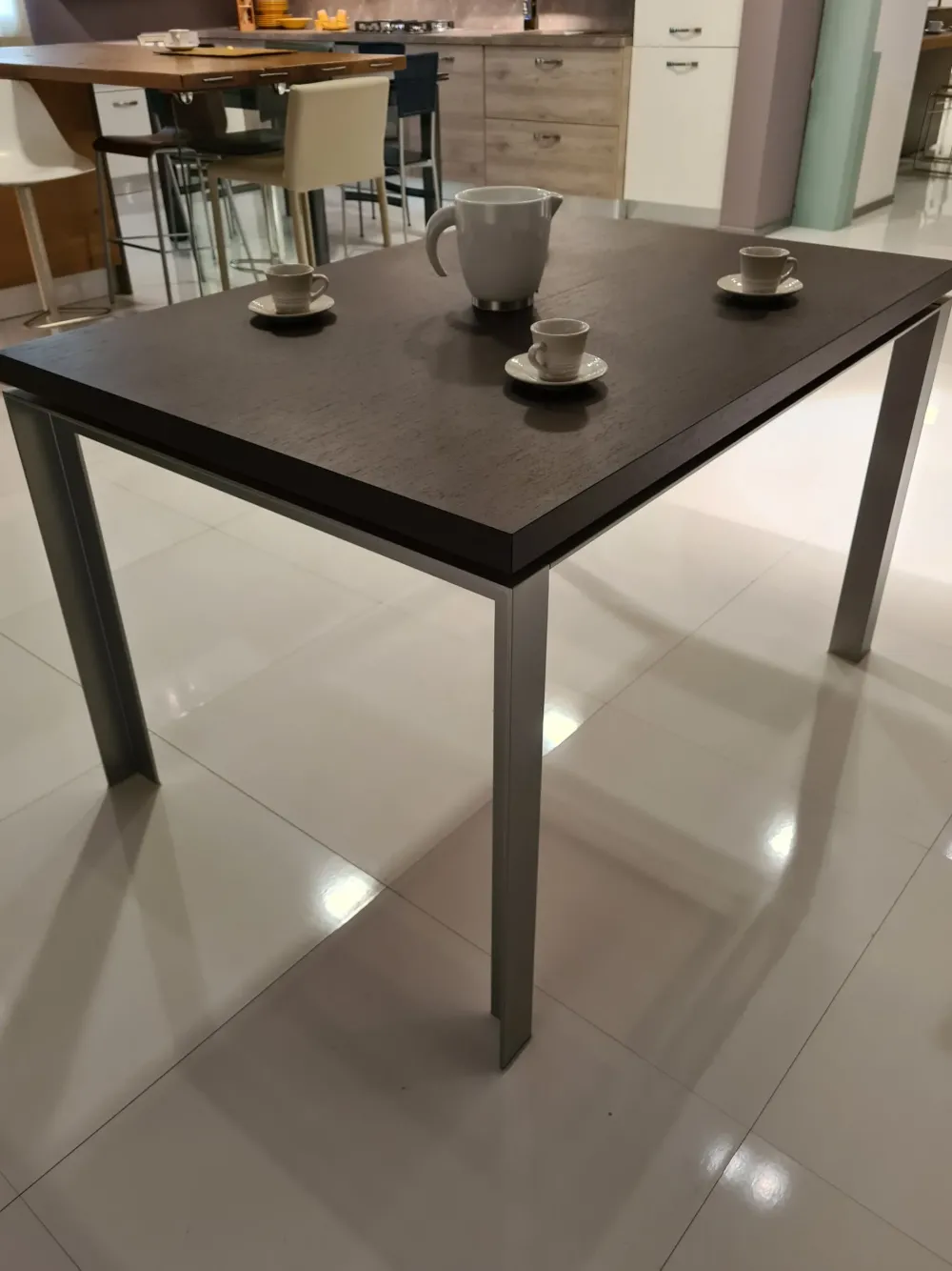 Hot Tavolo Steel a prezzo ribassato Tavoli