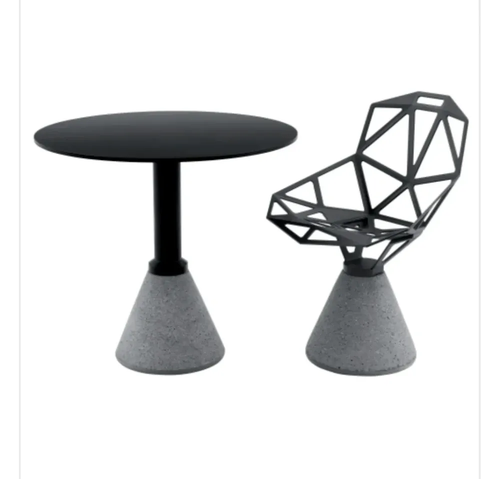 Magis Tavolo Table one bistro h 72 79x79 in laminato Fisso scontato 58%- Tavoli