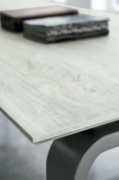 New Tavolo - deimos di : richiedi il prezzo Tavoli