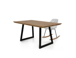 Outlet Tavolo Tavolo moderno in legno a prezzo ribassato Tavoli