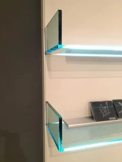 Tonelli  Lighterie carrello porta TV in vetro + pannello con mensole luce^Tonelli Design Online